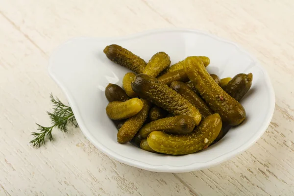 Pepinos Vinagre Tazón Sobre Fondo Madera — Foto de Stock