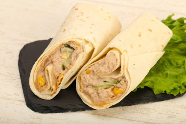 Ton balıklı ekmek rulo