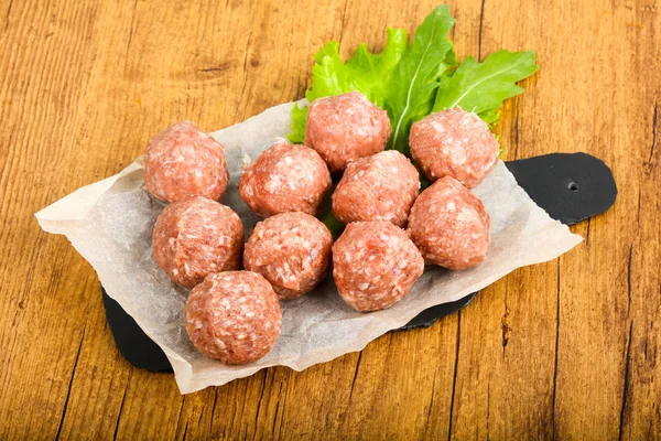 Bolas Carne Cruda Para Cocinar Sobre Fondo Madera —  Fotos de Stock