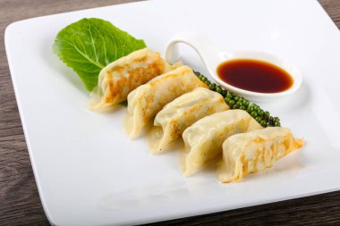 Japonya köfte - sosu karides et ve sebze ile 