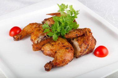 Maydanoz ile kavrulmuş tavuk