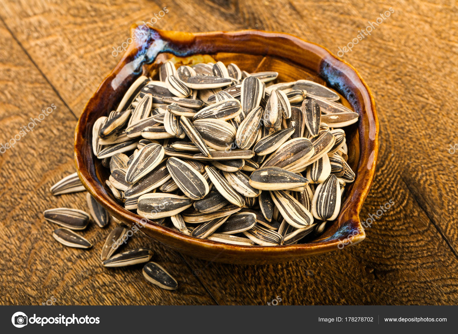 Geröstete Sonnenblumenkerne Mit Schale Essen