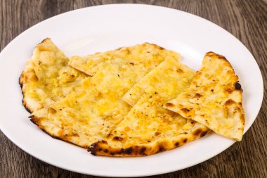 Hint ekmek - Naan peynir ve sarımsak ile