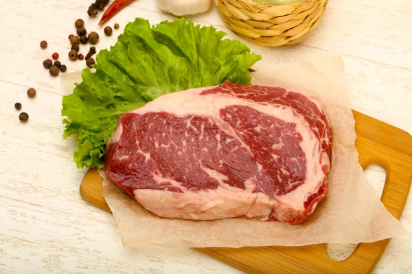 Costoletta Bistecca Cruda Pronta Cottura — Foto Stock