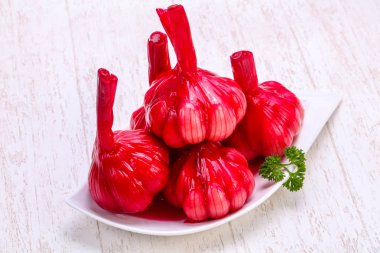 Kase lezzetli turşusu sarımsak