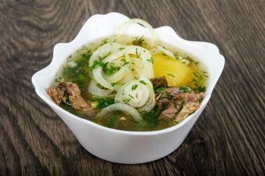 Beyaz et çorbası - kuzu veya dana eti ile Hashlama