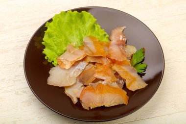 Füme yayın balığı fileto carpaccio