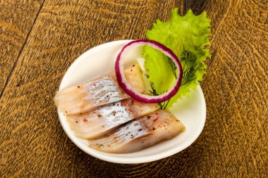 Ringa balığı filetosu için hazır üzerinde yemek ahşap arka plan üzerinde