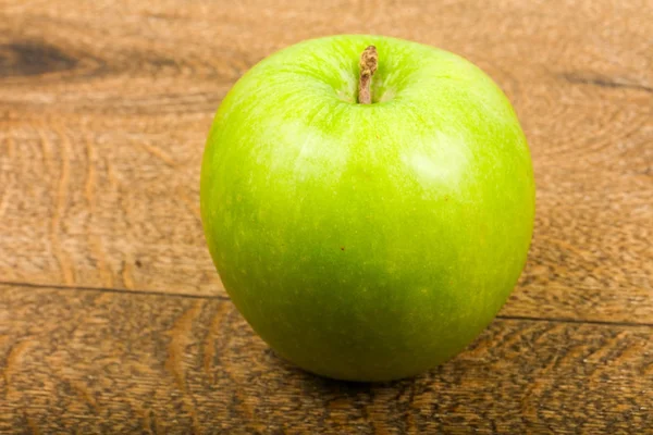 Green Apple Wooden Background — Stock Photo, Image
