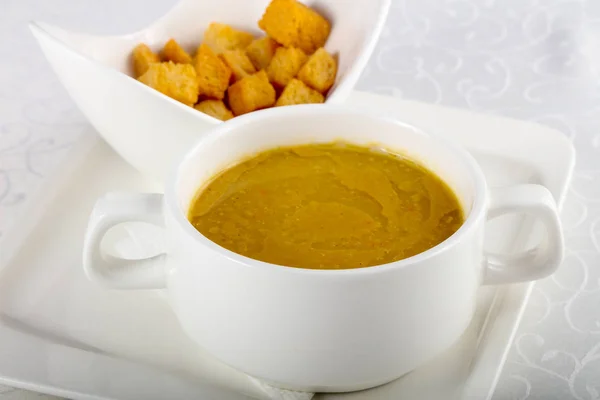 Sopa Creme Abóbora Com Pão Sobre Fundo Branco — Fotografia de Stock