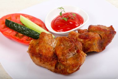 Sıcak, keyifli ve lezzetli domuz barbeküsü.