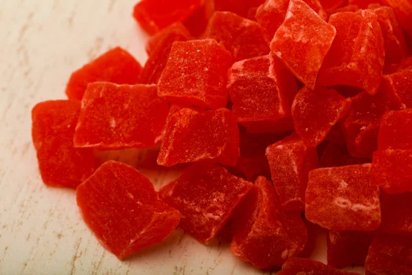 Kuru papaya yığın ahşap arka plan üzerinde