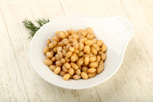 Dereotu şubesi ile kasede beyaz börülce