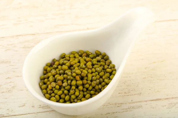 Frijoles Verdes Secos Amontonados Sobre Fondo Madera —  Fotos de Stock