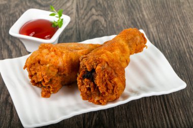 Ketçap ile çıtır tavuk budu