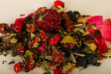 Aroma çay yığın meyve, meyveler ve otlar ile