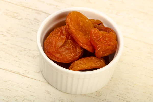 Tas Abricots Séchés Dans Bol Sur Fond Bois — Photo