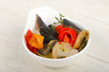 Buğulanmış sebze - patlıcan, domates, biber ve kabak