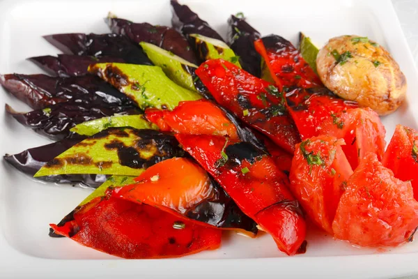 Assiette Légumes Grillés Sur Fond Bois — Photo