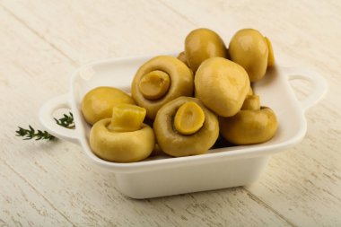 Marine petrol kase - yemek için hazır