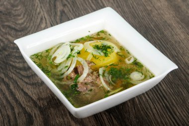 Beyaz et çorbası - kuzu veya dana eti ile Hashlama