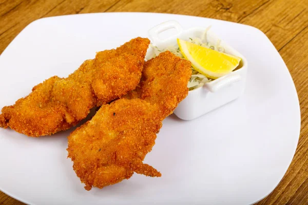 Cozinha Checa Schnitzel Com Repolho Limão — Fotografia de Stock