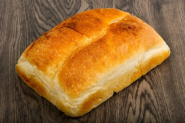 Yapımı Ekmek Ahşap Arka Plan Üzerine — Stok fotoğraf