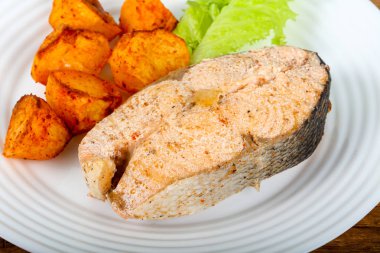 Kekik ile haşlanmış somon