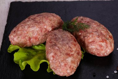 Çiğ Domuz pirzola - kıyılmış et