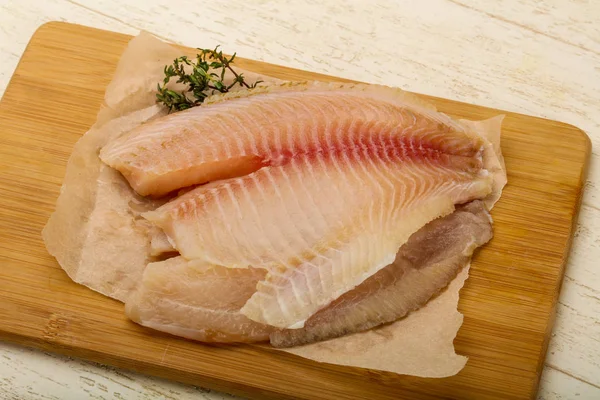 Tilapia Filet Bereit Zum Kochen Über Holzhintergrund — Stockfoto