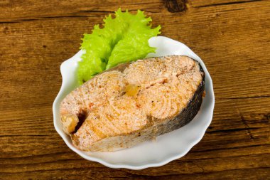 Kekik ile haşlanmış somon