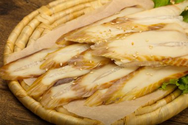 Yılan balığı sashimi yönetim kurulu