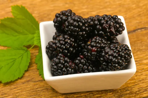 Blackberries Leaves Wooden Background — Stock Photo, Image