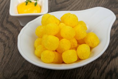 Peynir soslu Mısır topları