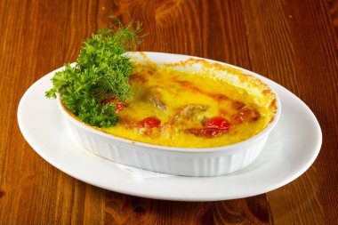 Cocotte kalamar ve peynir ile