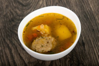 Köfte, patates ve havuç çorbası