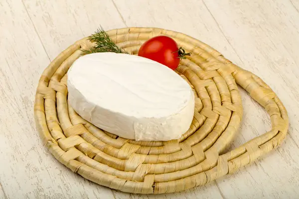 Queso Camembert Sobre Fondo Madera — Foto de Stock