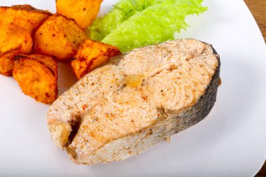 Kekik ile haşlanmış somon