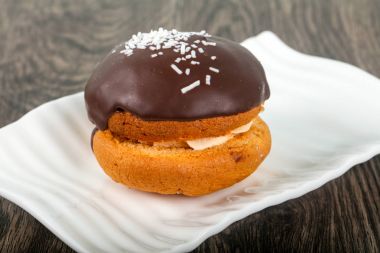 Bouchee kek çikolata ile