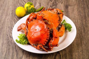 Haşlama yengeç taze ve sıcak - delicous meze