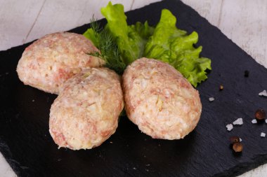 Çiğ Domuz pirzola - kıyılmış et