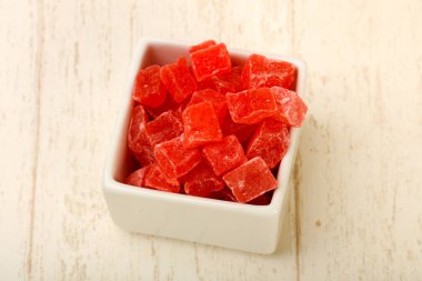 Kuru papaya yığın ahşap arka plan üzerinde