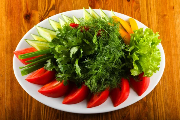 Lanche Verduras Tomate Pepino Cebola Pimentão Ervas — Fotografia de Stock