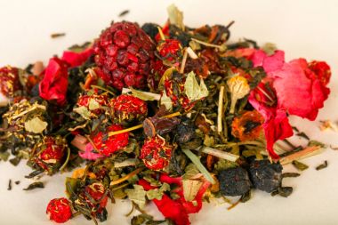 Aroma çay yığın meyve, meyveler ve otlar ile