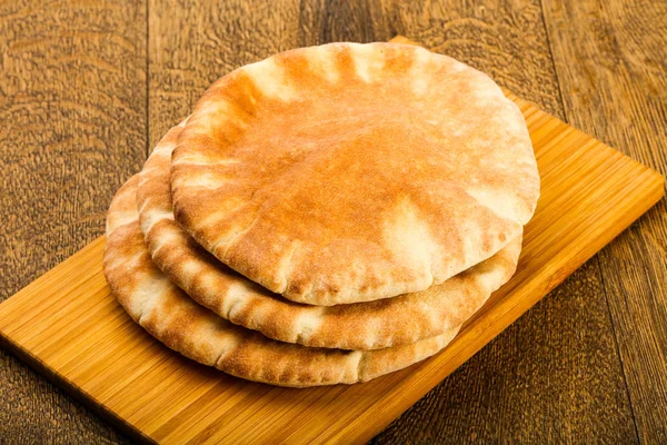 Montón Pan Pita Sobre Fondo Madera — Foto de Stock