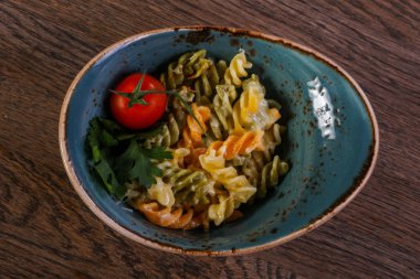 Hizmet domates soslu makarna çocuklar