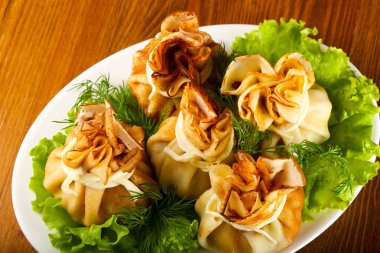 Et ile doldurulmuş krep