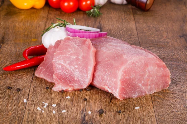 Carne Crua Porco Sobre Fundo Madeira — Fotografia de Stock