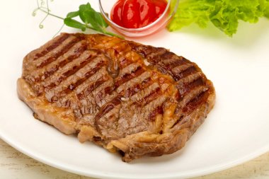 Soslu ızgara kaburga eti