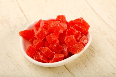 Kuru papaya yığın ahşap arka plan üzerinde